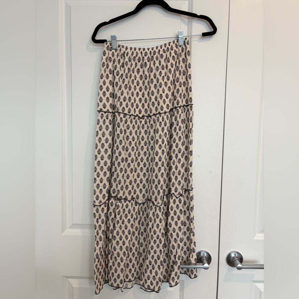 Patterned maxi skirt
